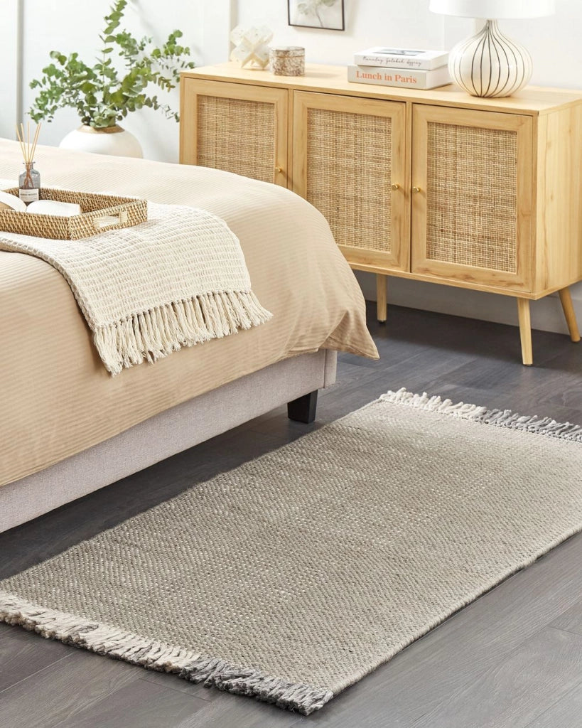 Tappeto grigio lana cotone 80 x 150 cm rettangolare intrecciato a mano con nappine