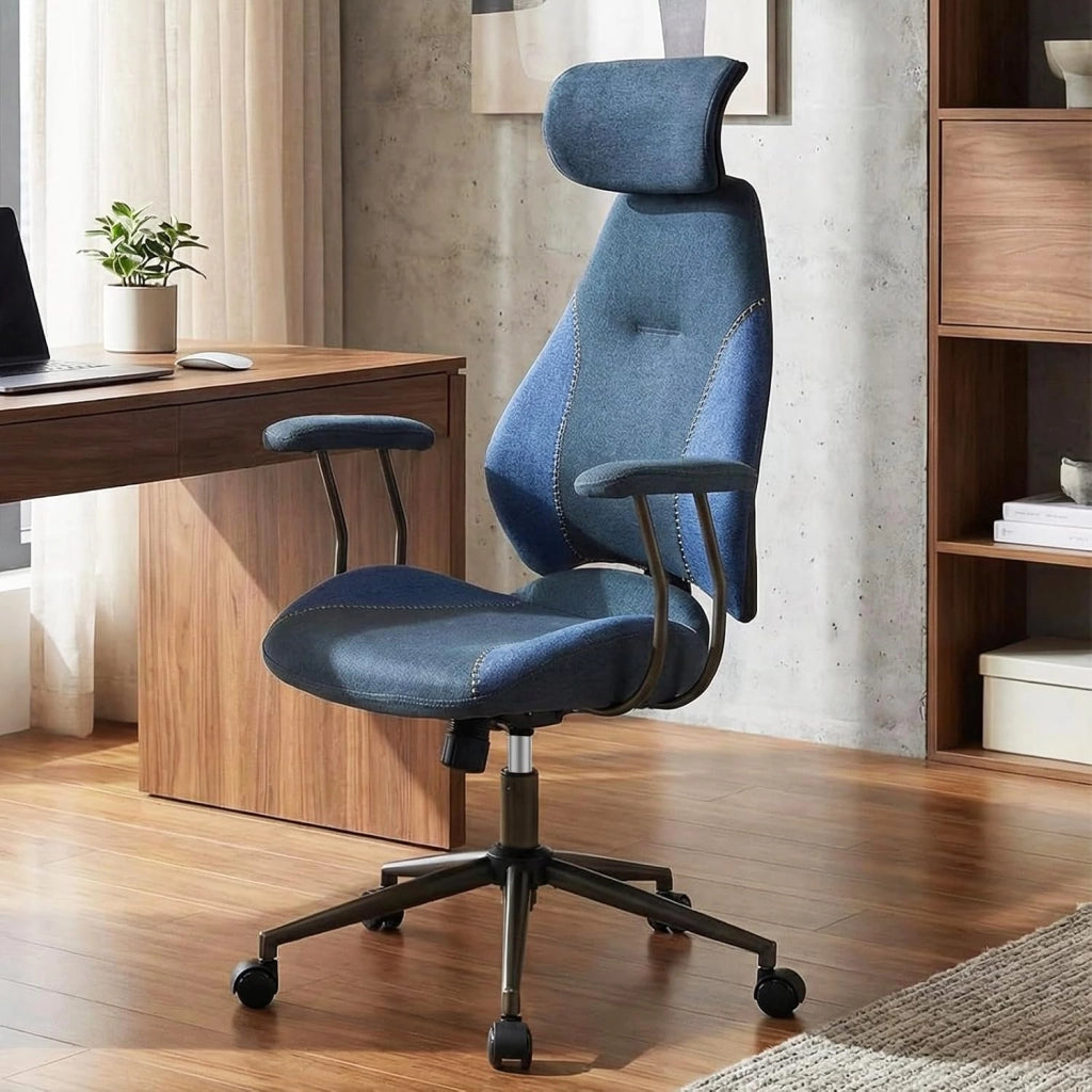 Sedia da Ufficio Ergonomica, Sedia da Scrivania in Tessuto di Lino con Poggiatesta 2D, Schienale Oscillante e Ruote, Poltrona da Lavoro Regolabile Girevole, Portata 150 kg (Blu)