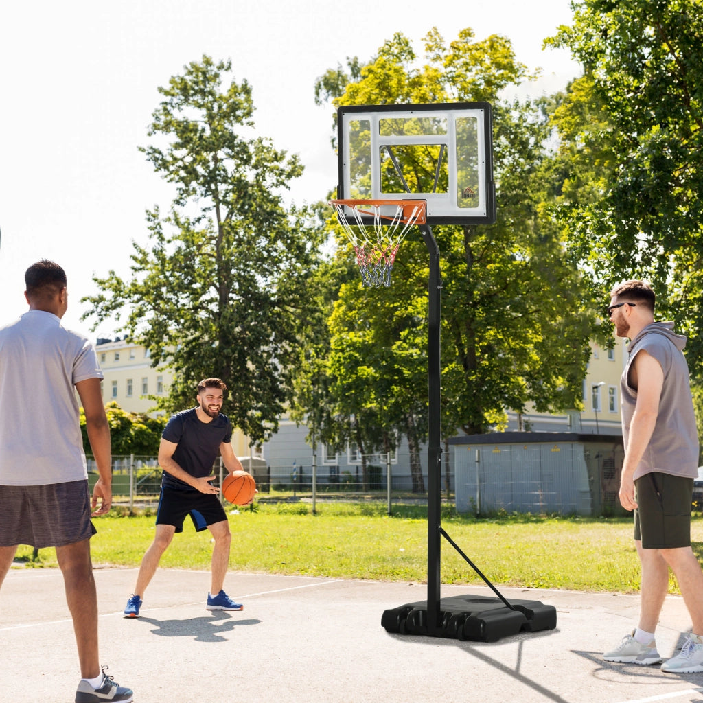 Canestro da basket regolabile in altezza (260-310 cm) con ruote e base stabile per giardino e campo sportivo.