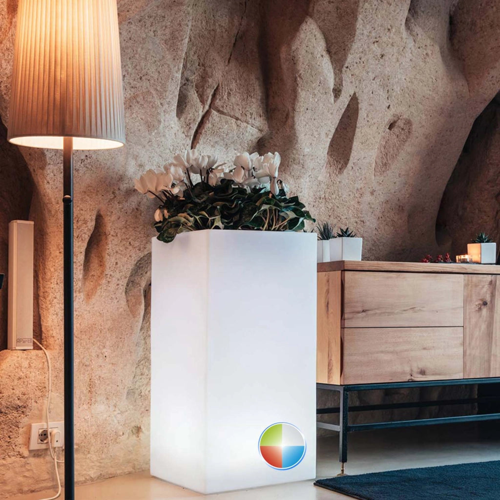 Vaso luminoso in resina quadrato 40x40 Led multicolor con batteria mod.  Cube Top Bright