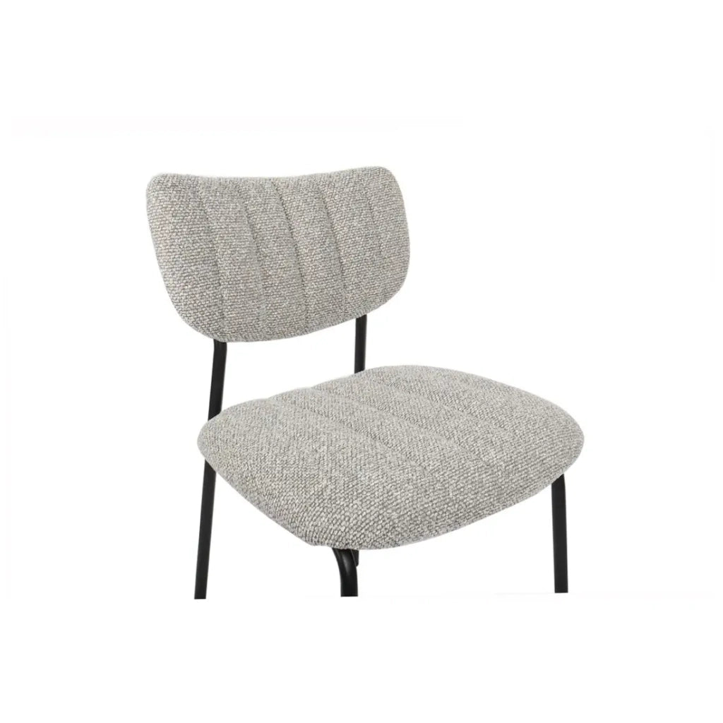 Set di 2 sedie NORAYA – Tessuto grigio chiaro – Gambe in metallo – Design compatto – Eleganza moderna e minimalista