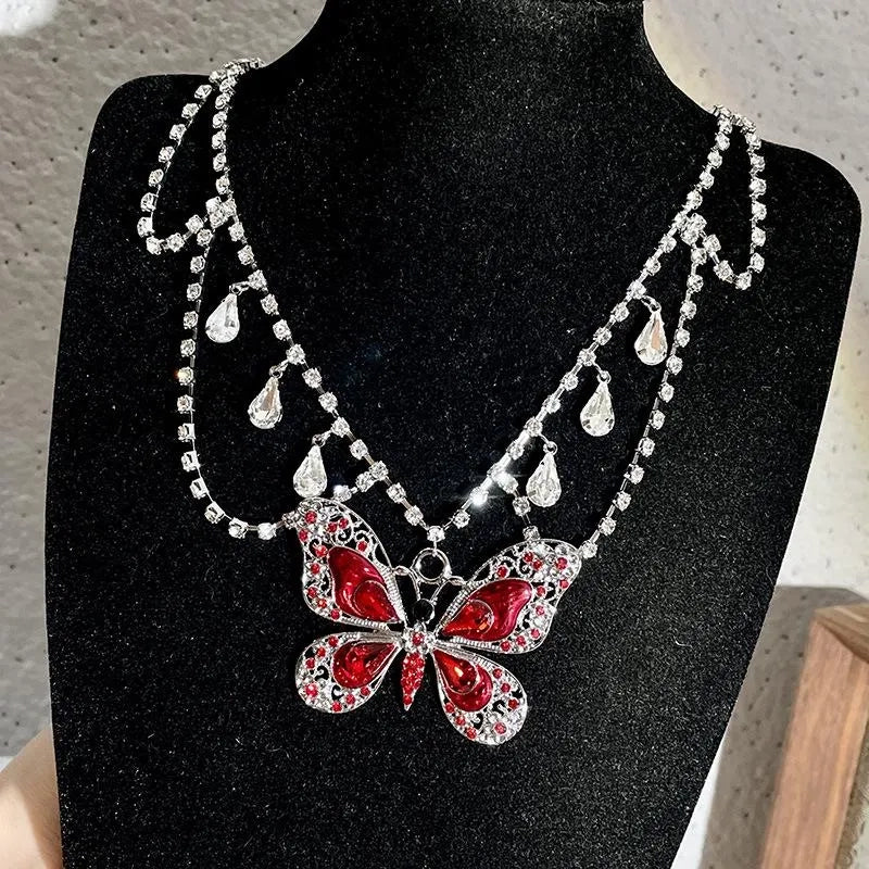 Collana con ciondolo a farfalla fatto a mano con diamanti, regalo di Natale o compleanno.