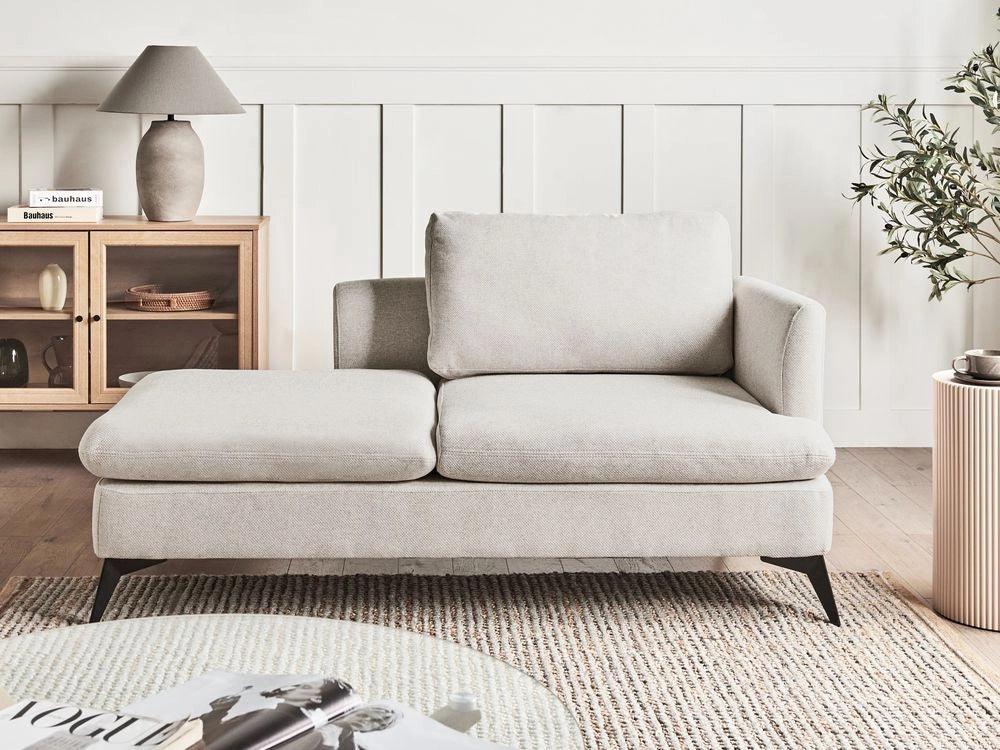 Chaise Lounge Beige Chiaro Rivestimento in tessuto poliestere lato destro con cuscino decorativo Gambe in metallo Soggiorno di design moderno