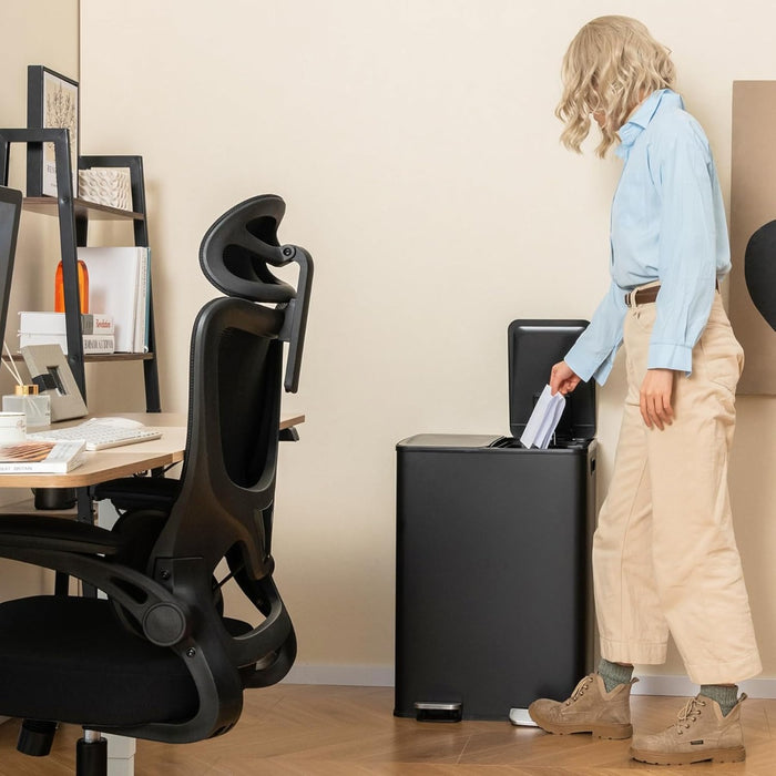 Bidone per la raccolta differenziata con 2 scomparti da 30 L, Bidone con coperchi a chiusura ammortizzata Nero-Organizzazione della cucina