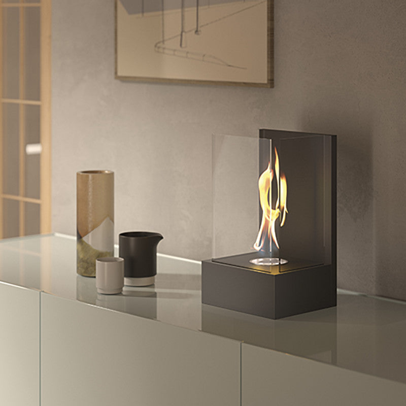 Biocamino parete / tavolo Altea Nero 0,8 kW – 3 vetri protezione, fiamma a spirale, struttura acciaio – Tecno Air System