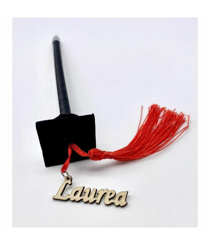 Bomboniera Per Festa Laurea Penna A Sfera Nera Con Applicazione In Legno Tocco         