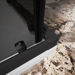 Box doccia 80x80 cm angolare scorrevole profili nero opaco vetro 6mm fumè h185 | Tonga