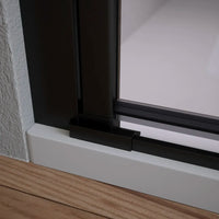 Box doccia 90x70cm con apertura a battente e parete fissa, profili nero opaco e vetro da 6mm trasparente h195 | Elba