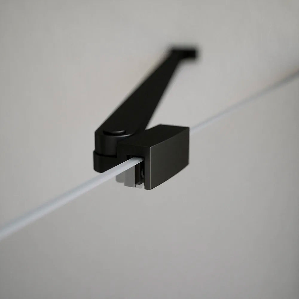 Box doccia 90x70cm con apertura a battente e parete fissa, profili nero opaco e vetro da 6mm trasparente h195 | Elba