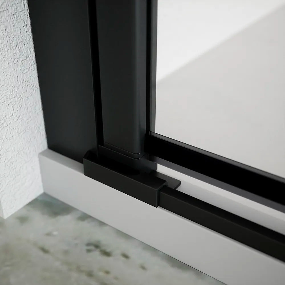 Box doccia 70x70cm con apertura saloon e parete fissa, profili nero opaco e vetro da 6mm trasparente h195 | Elba