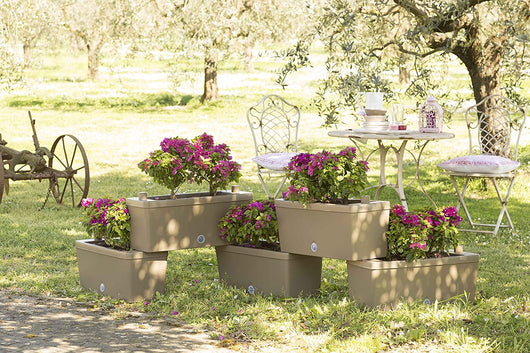 Brick - Kit di 5 fioriere componibili per composizioni di fiori, piante aromatiche e orto verticale. Kit di 5 fioriere collegabili da 59cm. Colore tortora. Made in Italy