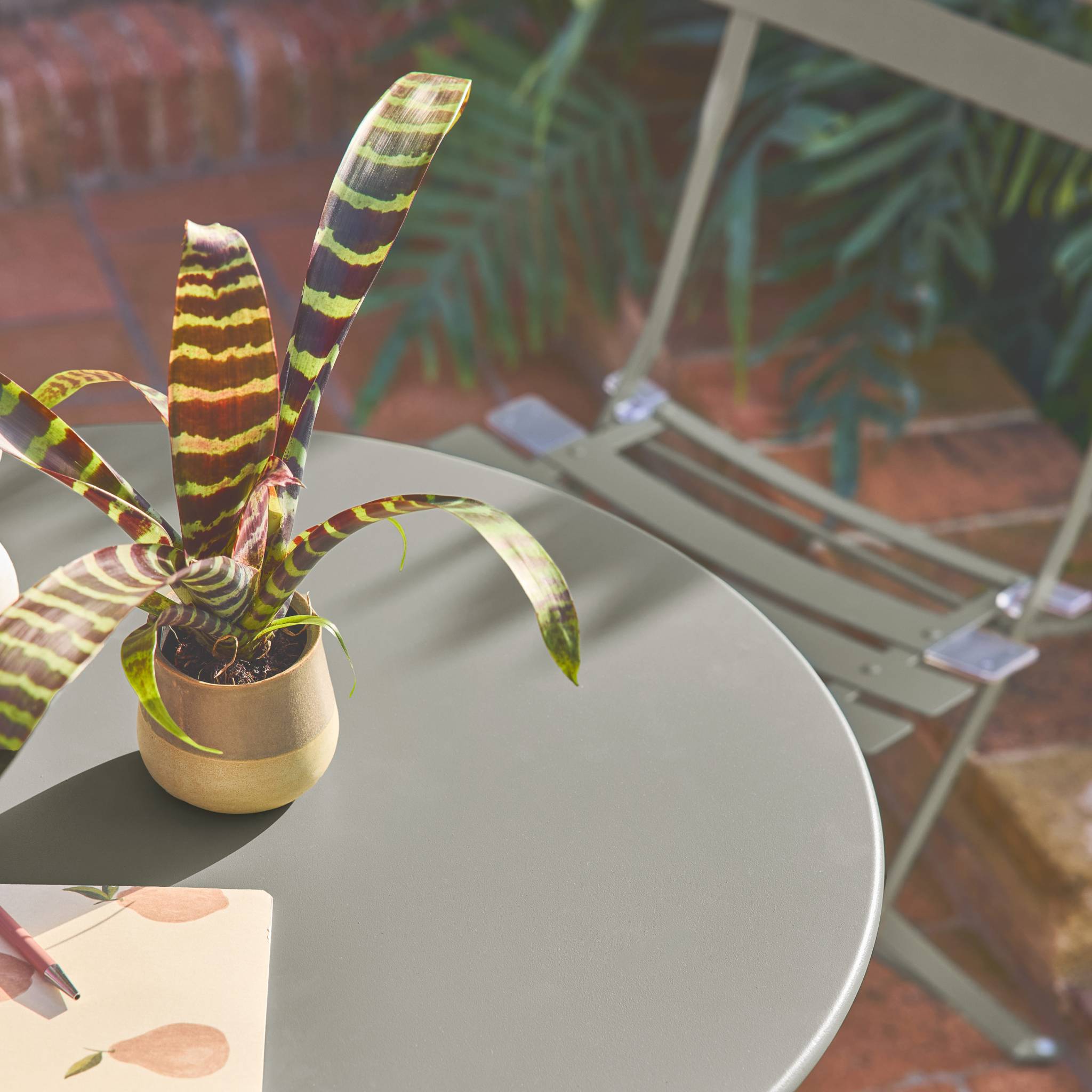 Tavolo da giardino bistrot pieghevole in metallo con 2 sedie, verde