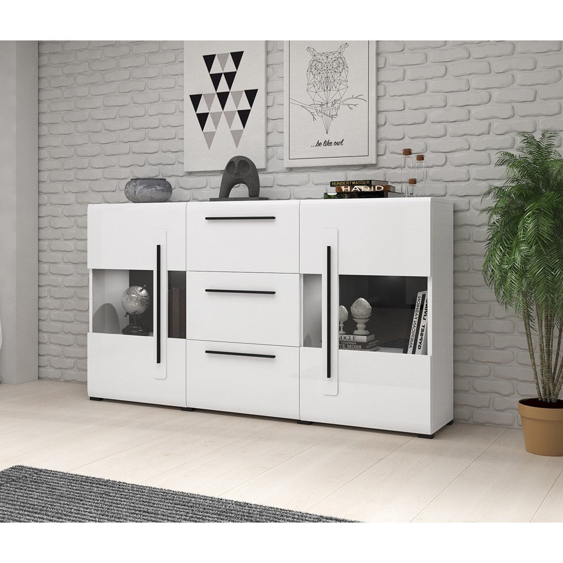 Buffet 180cm collezione BREDA con due porte parzialmente vetrate e tre cassetti. Colore bianco.