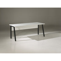 Scrivania professionale retta 150cm – Collezione SOON – Colori Bianco Opaco e Nero