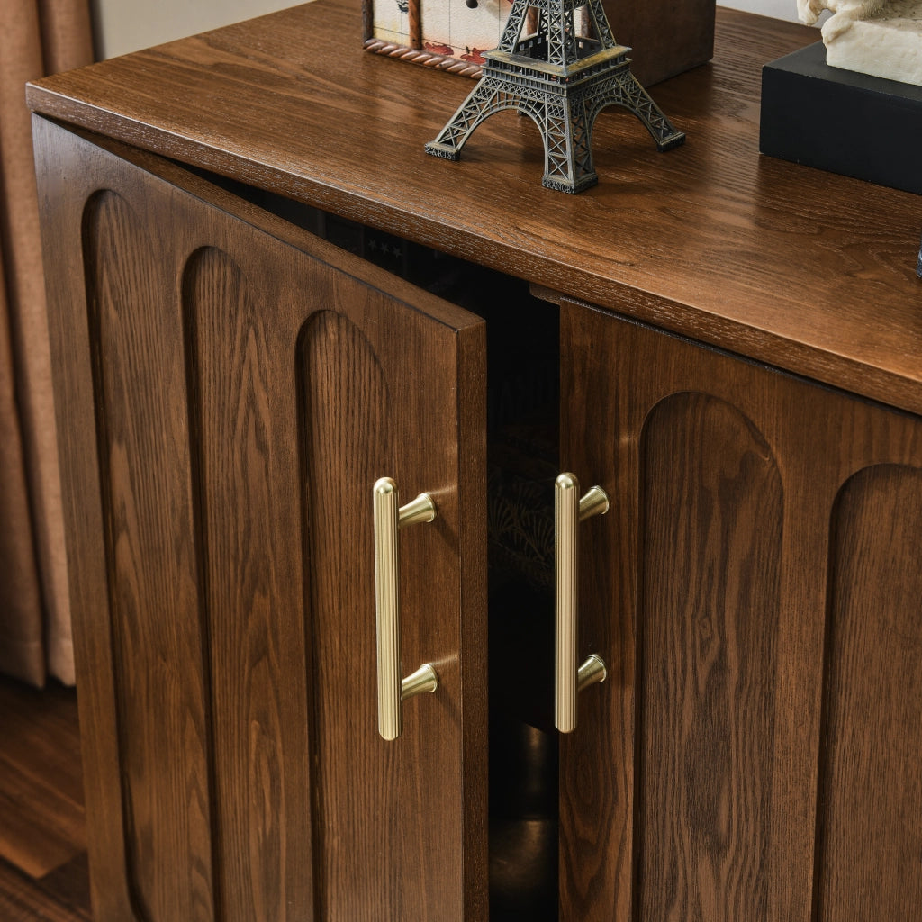 Credenza con ripiani regolabili in MDF e legno noce