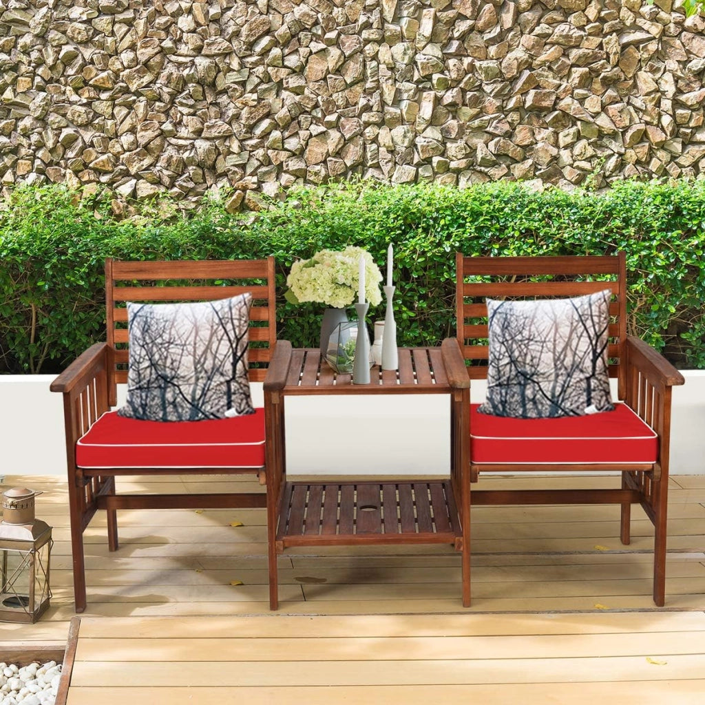 Set Tavolo e Sedia da Giardino con Foro per Ombrello, Set di Mobili a 2 Posti da Esterno in Legno di Acacia con Cuscini, per Giardino, Cortile e Bordo della Piscina (Rosso)