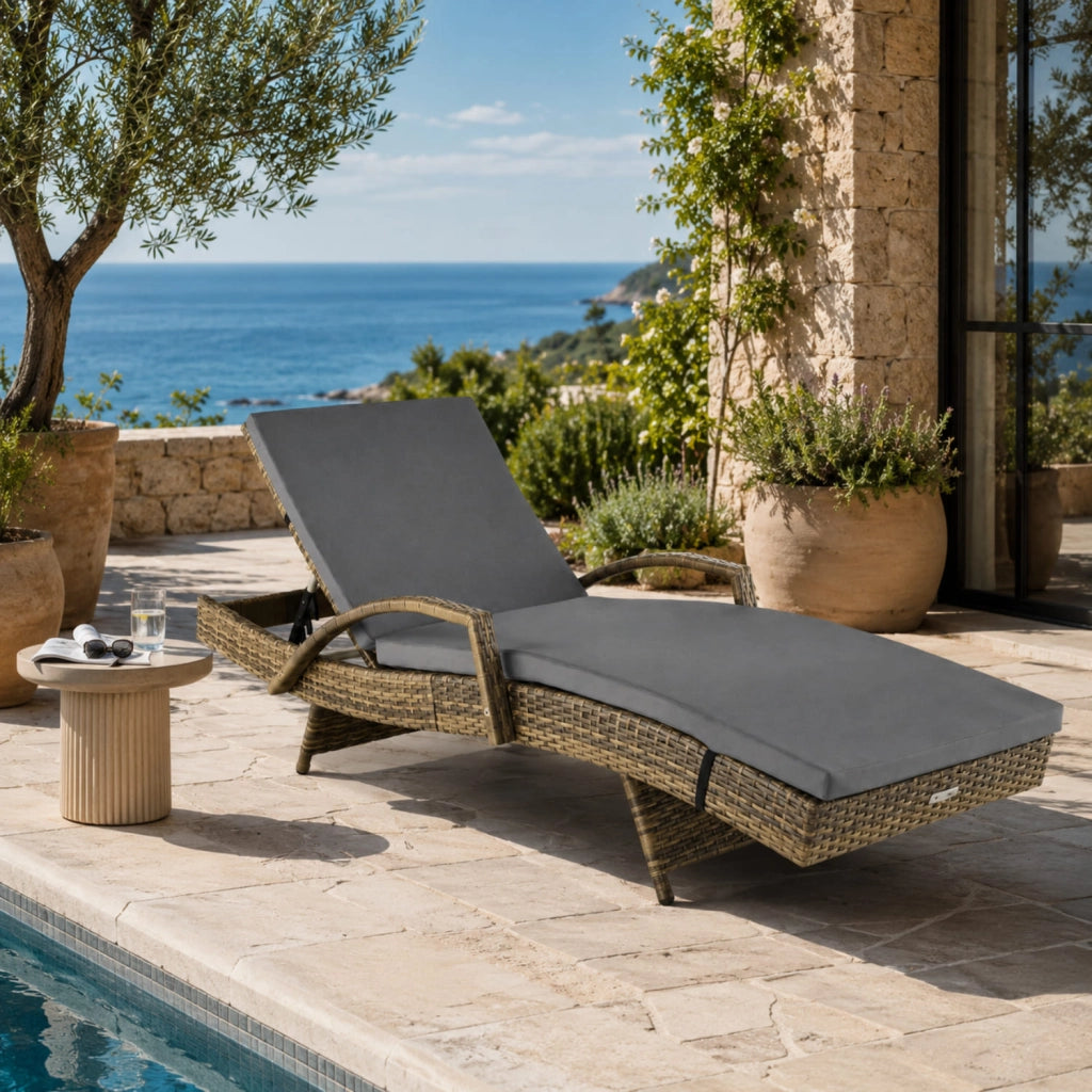 Lettino Prendisole In Polyrattan Con Schienale Regolabile Reclinabile E Cuscino Imbottito Comfort Ideale Per Giardino Terrazza Piscina Solarium Balcone Relax Outdoor E Arredo Esterno 190 x 62 x 34 Cm Marrone Chiaro