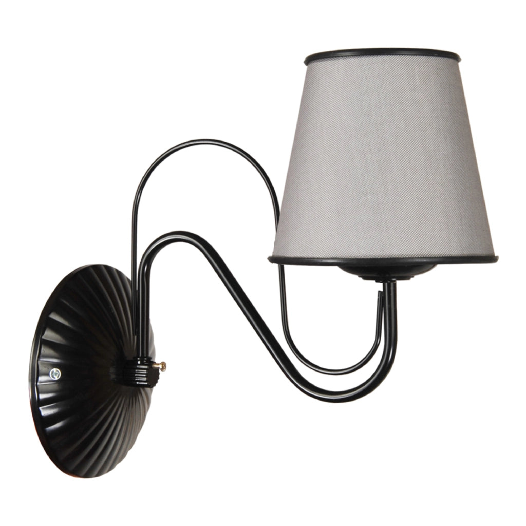 Applique 'Hampshire' a Braccio Curvo per Interni Lampada da Parete con Portalampada Nero e Paralume a Tronco di Cono