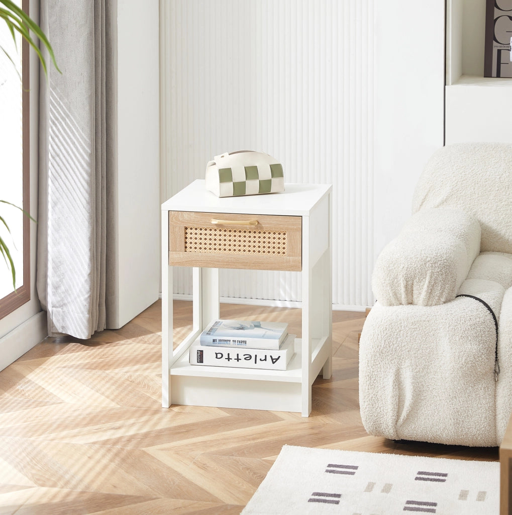 Comodino con cassetto; finitura rattan; in MDF; naturale e bianco