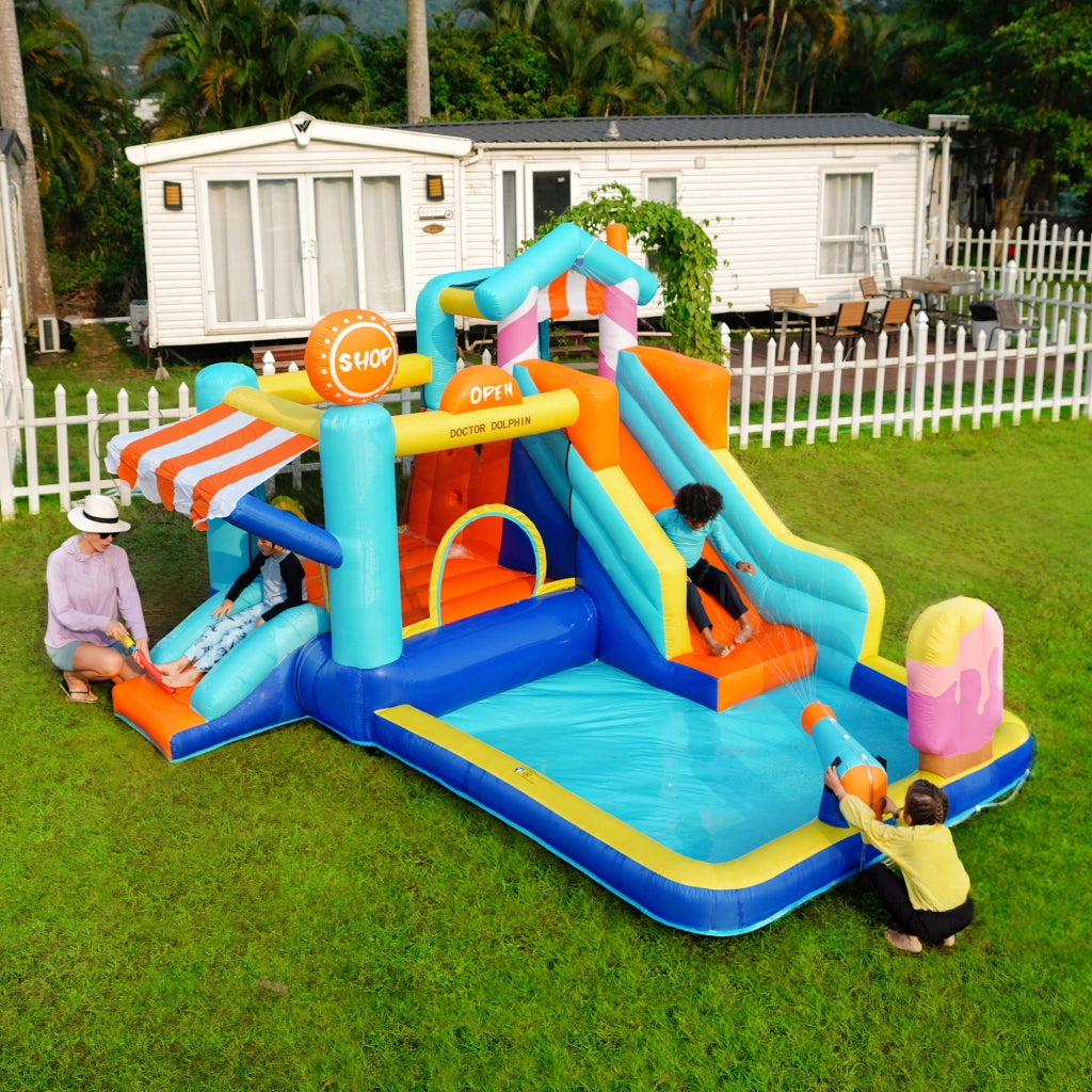 Castello gonfiabile per bambini con doppio scivolo e area giochi d'acqua in tessuto oxford blu con soffiatore 450W