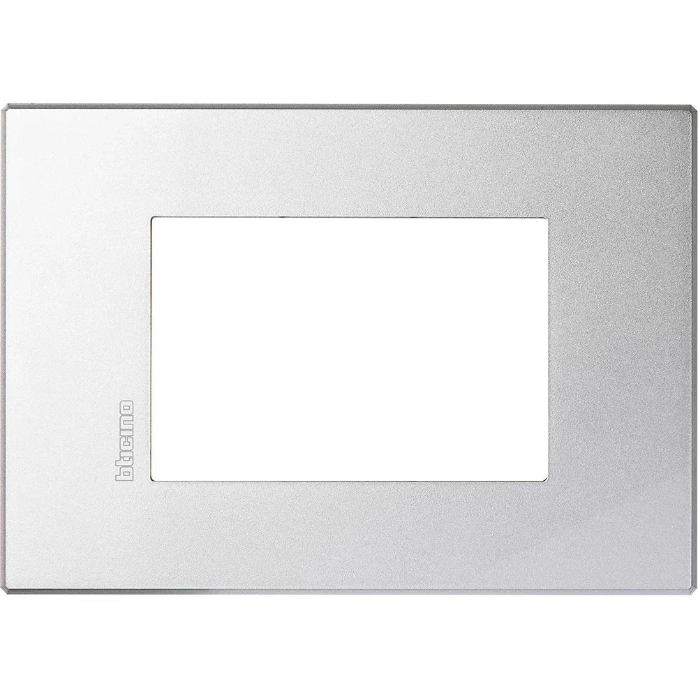 Bticino Axolute Air  - Placca 3 Moduli Tech HW4803HC