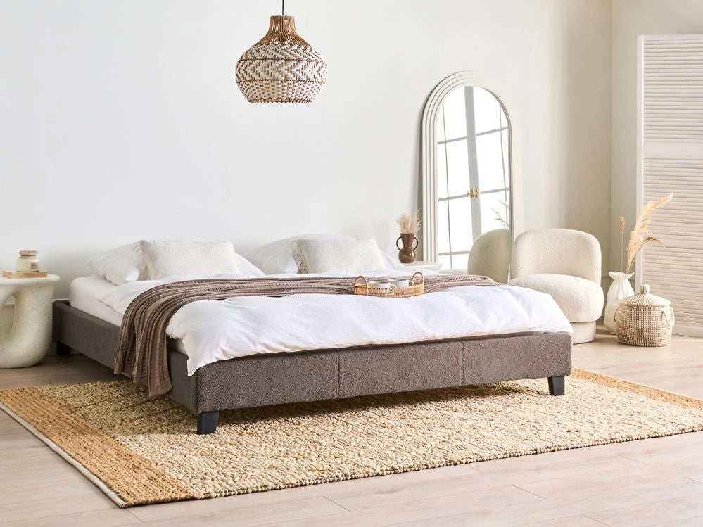 Letto 180 x 200 cm in bouclé bianco crema con rete a doghe senza testiera 180 x 200 cm