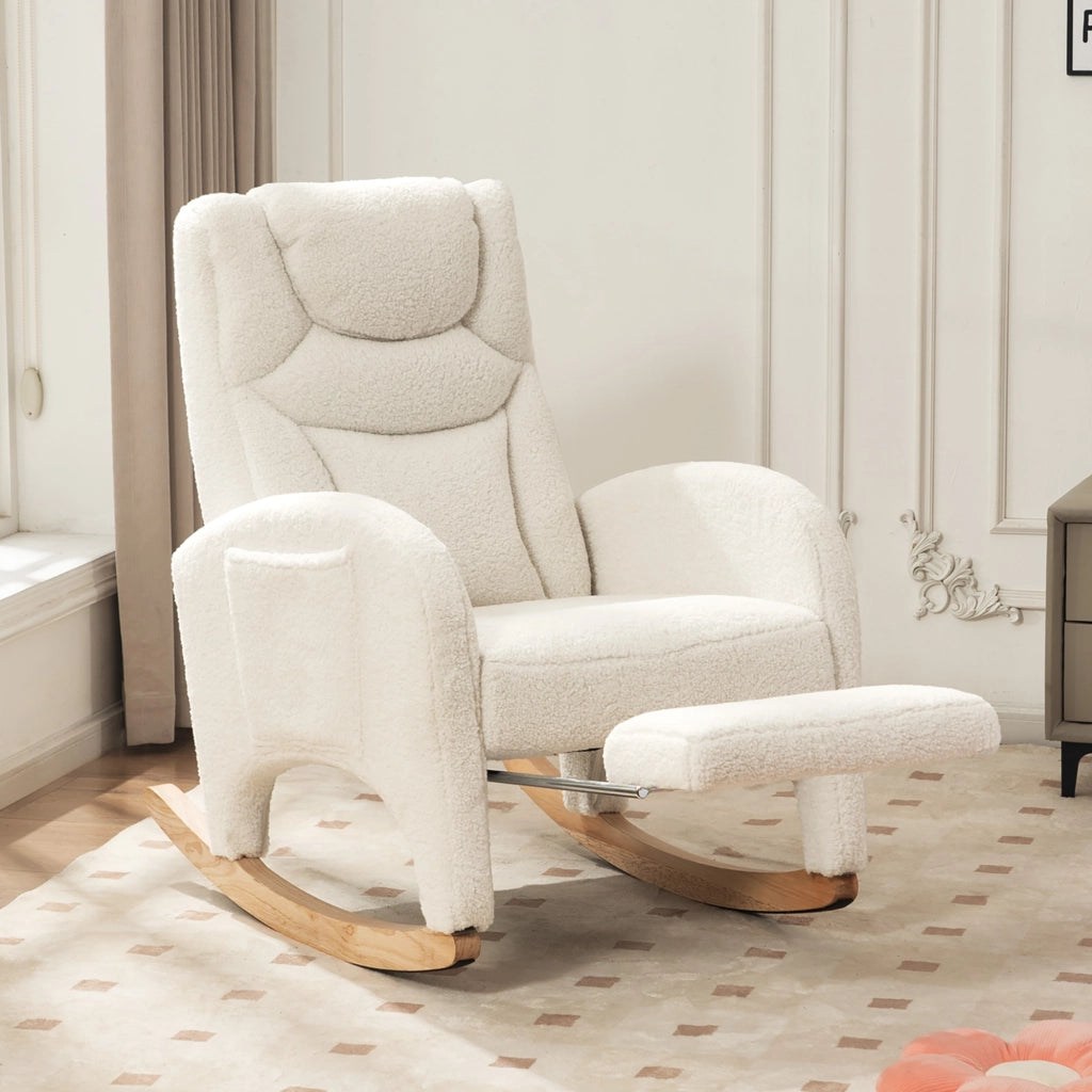 Sedia a dondolo relax con poggiapiedi pieghevole e schienale ergonomico in tessuto teddy bianco 66 × 125 × 101 cm