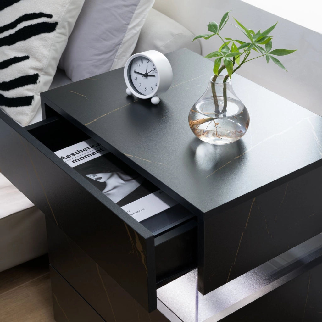Comodino con 3 cassetti, LED RGB e pannello in acrilico, per camera da letto e soggiorno, nero e oro, 60 × 46 × 22 cm