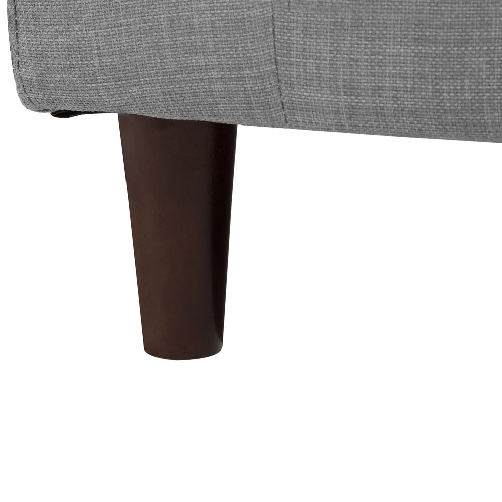 Divano ad angolo Rivestimento in tessuto grigio chiaro Gambe in legno scuro Chaise longue a 3 posti a versione sinistra Cuscino schienale