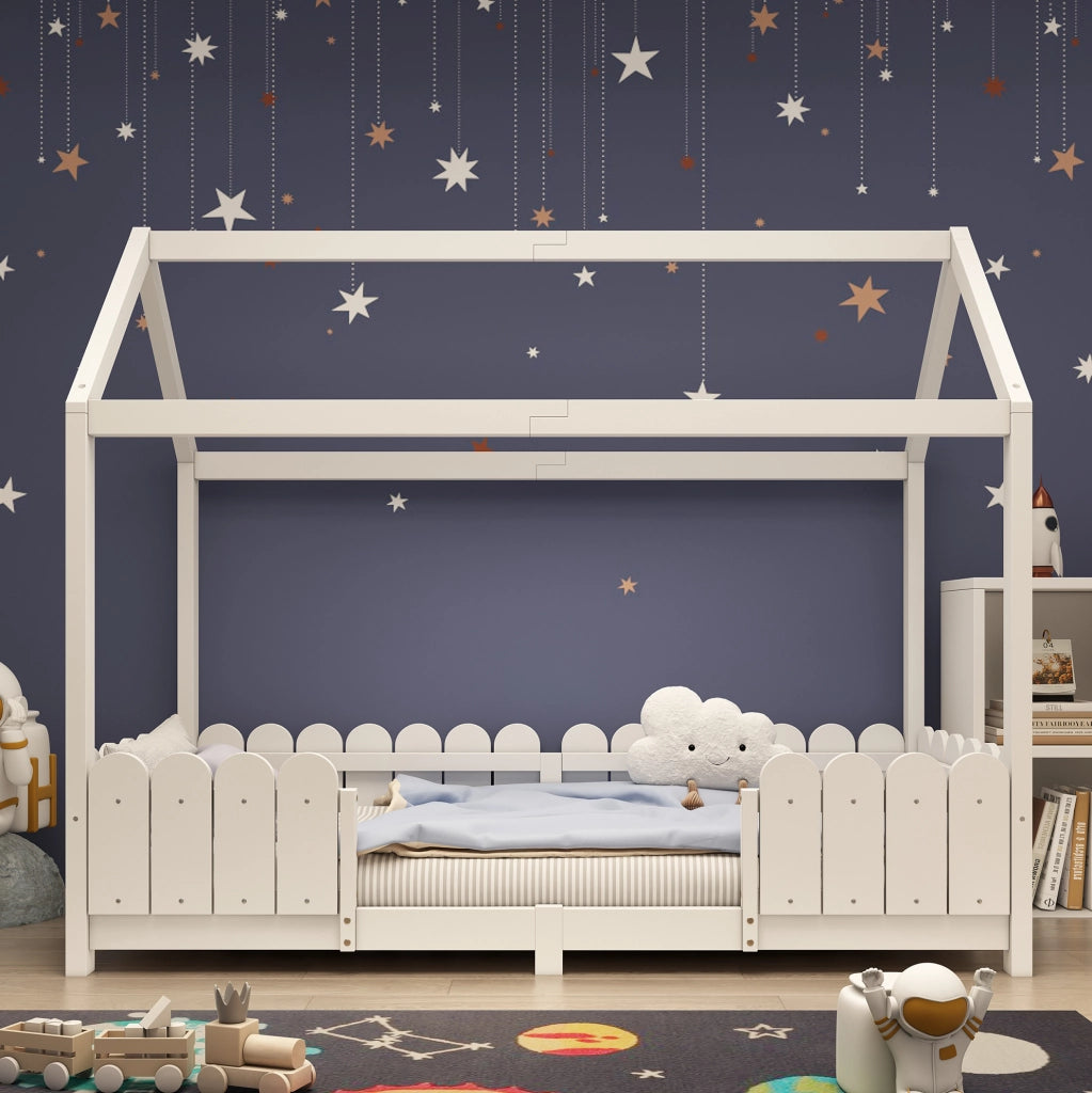 Letto a casetta per bambini 90x200 cm con protezione anticaduta e rete a doghe; legno e MDF bianco