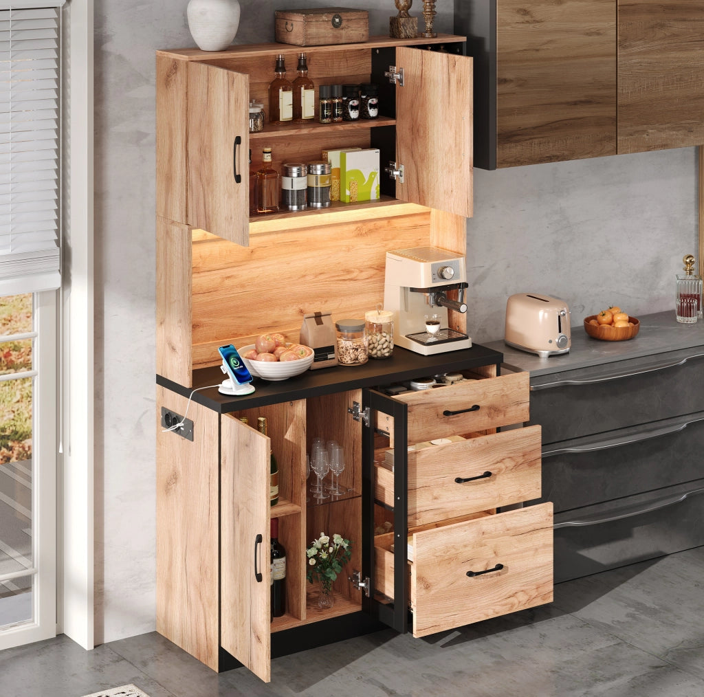 Credenza alta da cucina 105x40x180 cm in MDF; finitura effetto legno e nero con LED e prese EU