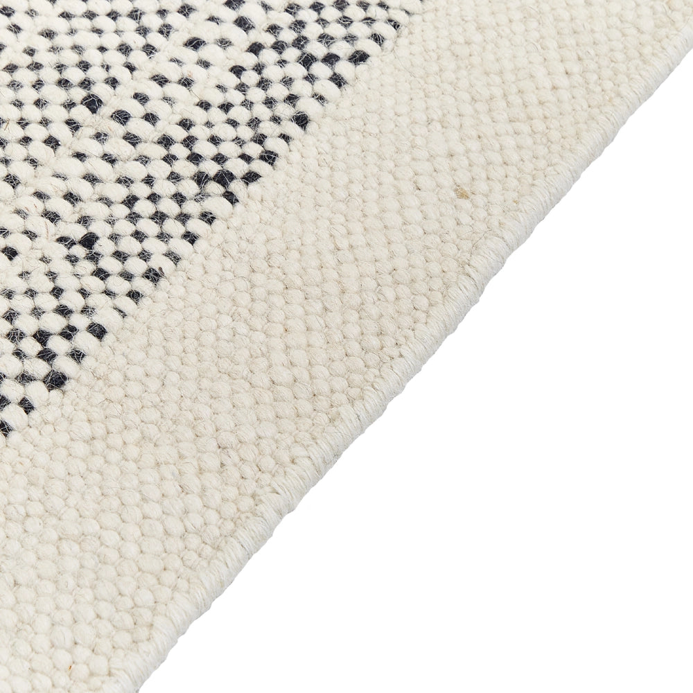 Tappeto bianco e nero lana cotone 80 x 150 cm intrecciato a mano rettangolare con frange