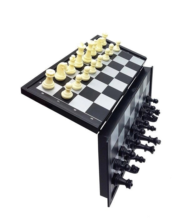Gioco da tavolo magnetico - 8 giochi in 1 scatola