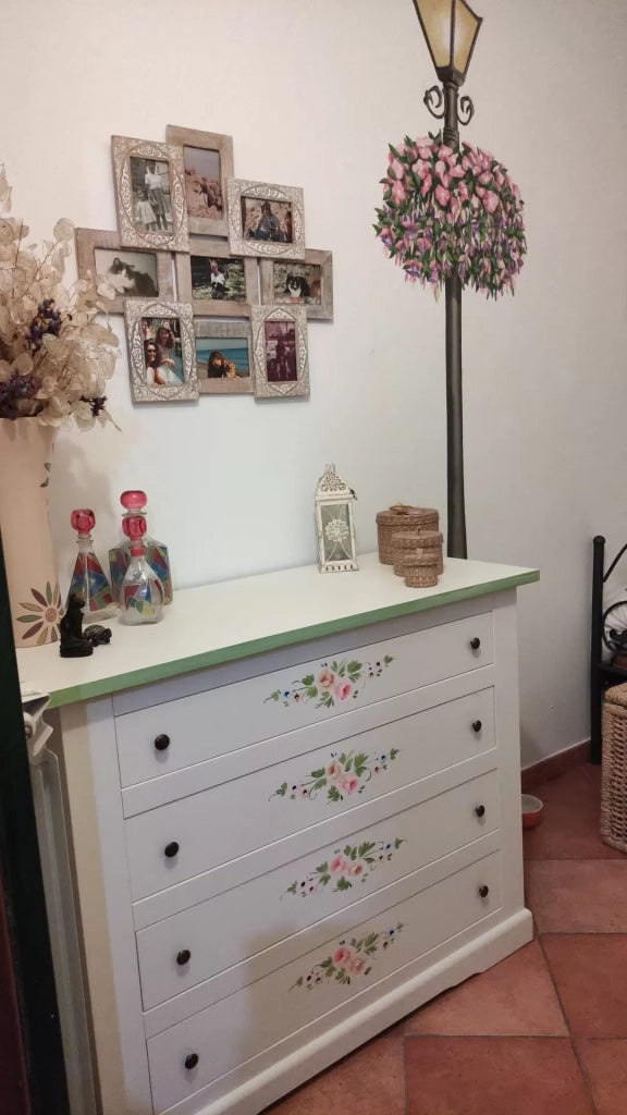 Cassettiera 4 cassetti legno shabby bianco decori 115x50x90 (498) - Mobili 2G