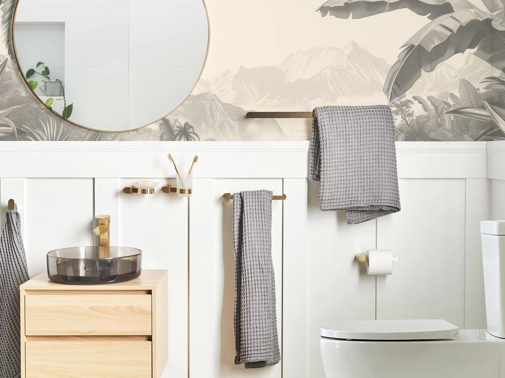 Set di 6 accessori da bagno in alluminio oro con bicchiere e portasapone inclusi Accessori da bagno minimalisti chic