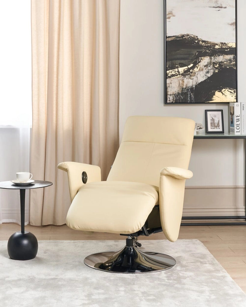 Poltrona reclinabile Beige chiaro in ecopelle Schienale regolabile Base in metallo Poggiapiedi estraibile Schienale alto Design moderno e minimalista