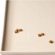 Mat di Piscina Piccola - Mat di cibo e acqua per gatti e cani con grande labbro, antiscivolo e impermeabile, mat di silicone per cibo, acqua o fonte (46 x 28 cm, beige)