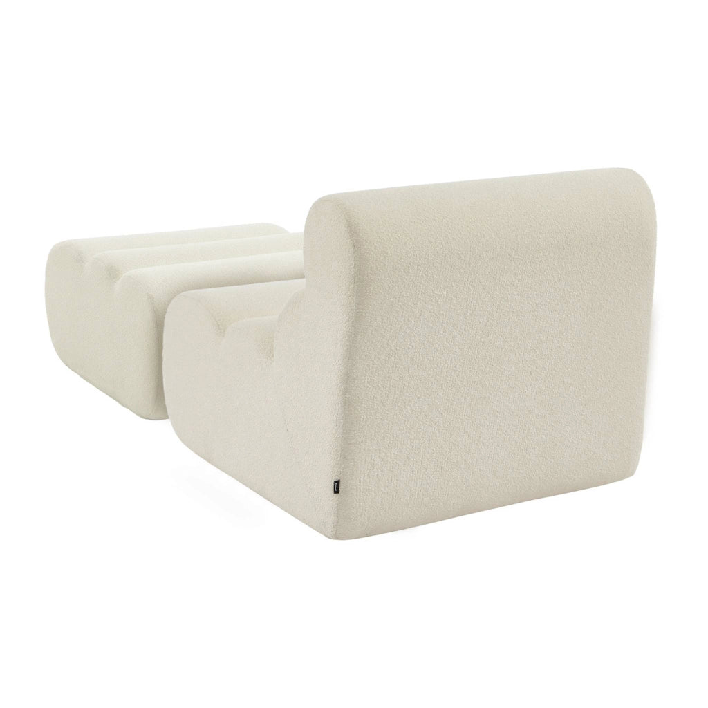 Poltrona bouclé testurizzata con poggiapiedi, bianco
