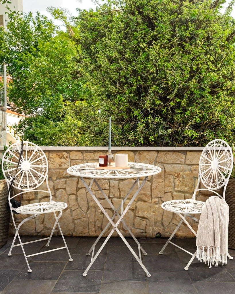 Set di 2 sedie da giardino Bistrot in ferro bianco pieghevole per esterni Effetto affilato Resistenza alla ruggine UV Stile retrò francese