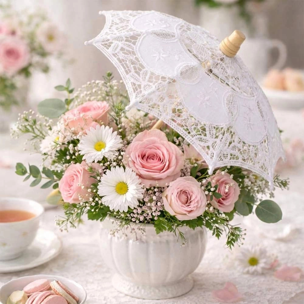 10 Ombrellini Wedding in legno con tessuto ricamato in pizzo bianco 36 x h 32 cm