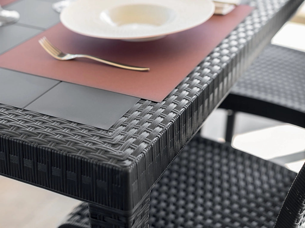 Tavolo da esterno Adila, Tavolo rettangolare da giardino, Tavolo da giardino multiuso effetto rattan, 100% Made in Italy, Cm 150x90h74, Antracite
