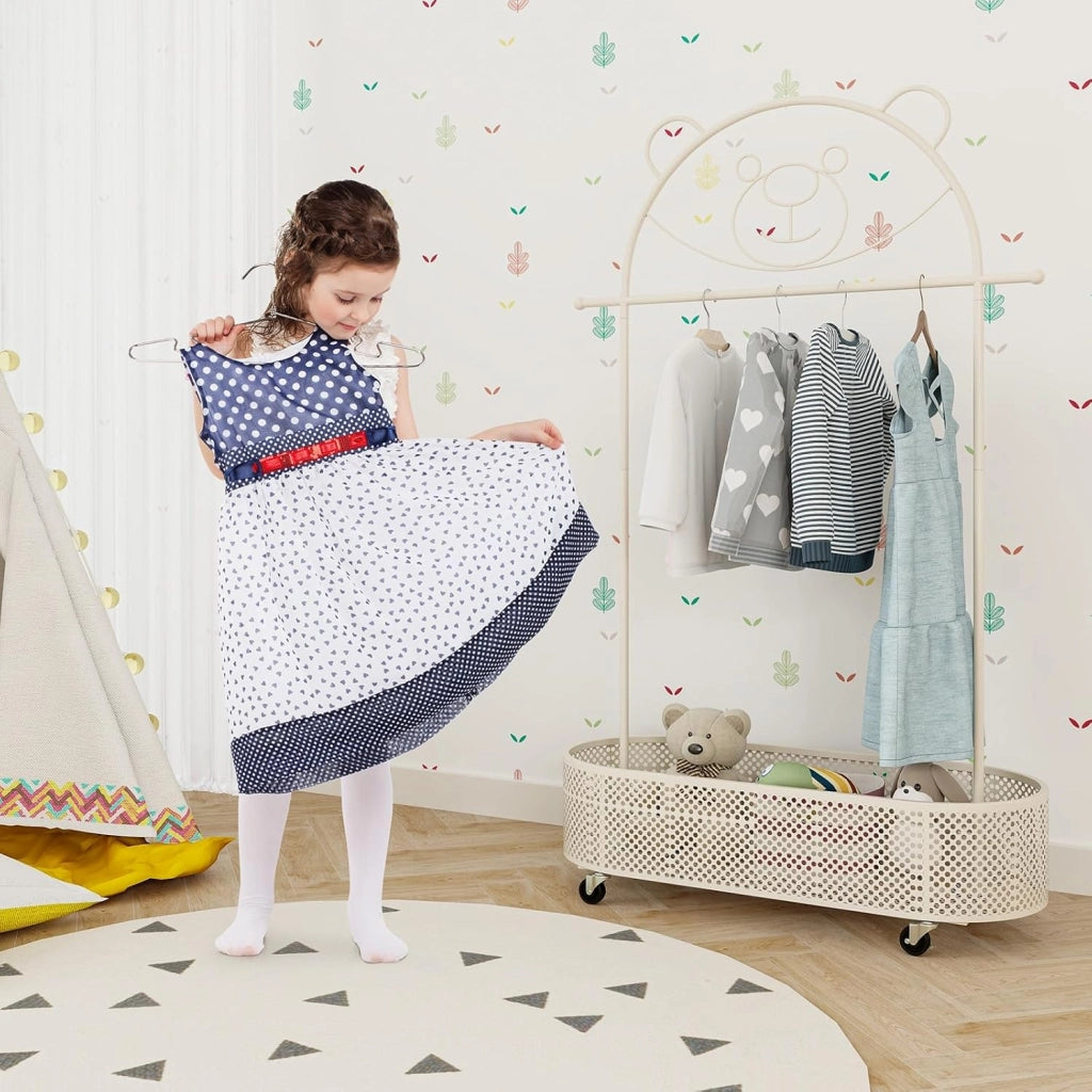Appendiabiti per Bambini con 3 Altezze Regolabili, Supporto per Abiti con Ruote, con Asta e Cesto Portaoggetti in Ferro, per Stanza dei Bambini Soggiorno, 81x34x182 cm (Bianco)