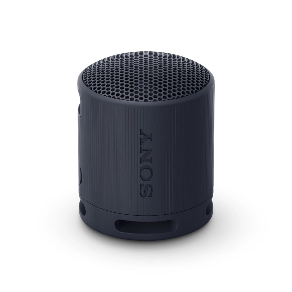 Sony srs-xb100 - speaker wireless bluetooth, portatile, leggero, compatto, da esterno, da viaggio, resistente ip67 impermeabile e antipolvere, batteria da 16 ore, cinturino versatile, chiamate in vivavoce - nero - SRSXB100B
