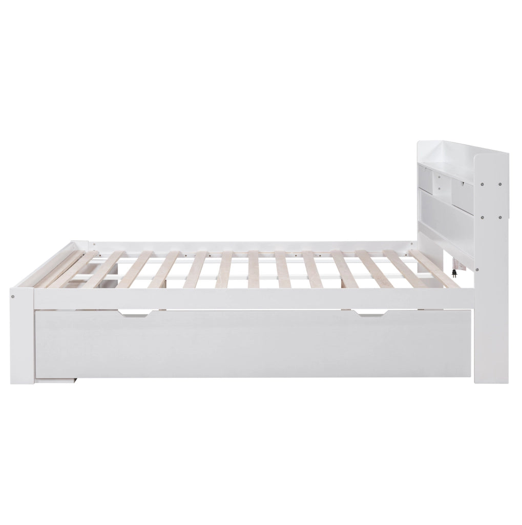 Letto 140x190 cm con USB; vani e cassetti; legno di pino e MDF bianco (Senza materasso)
