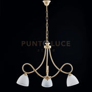 Lampadario in ferro laccato avorio con decorazione effetto decapè e rifiniture in oro antico con diffusori in vetro diametro 13 alabastro bianchi 3 luci