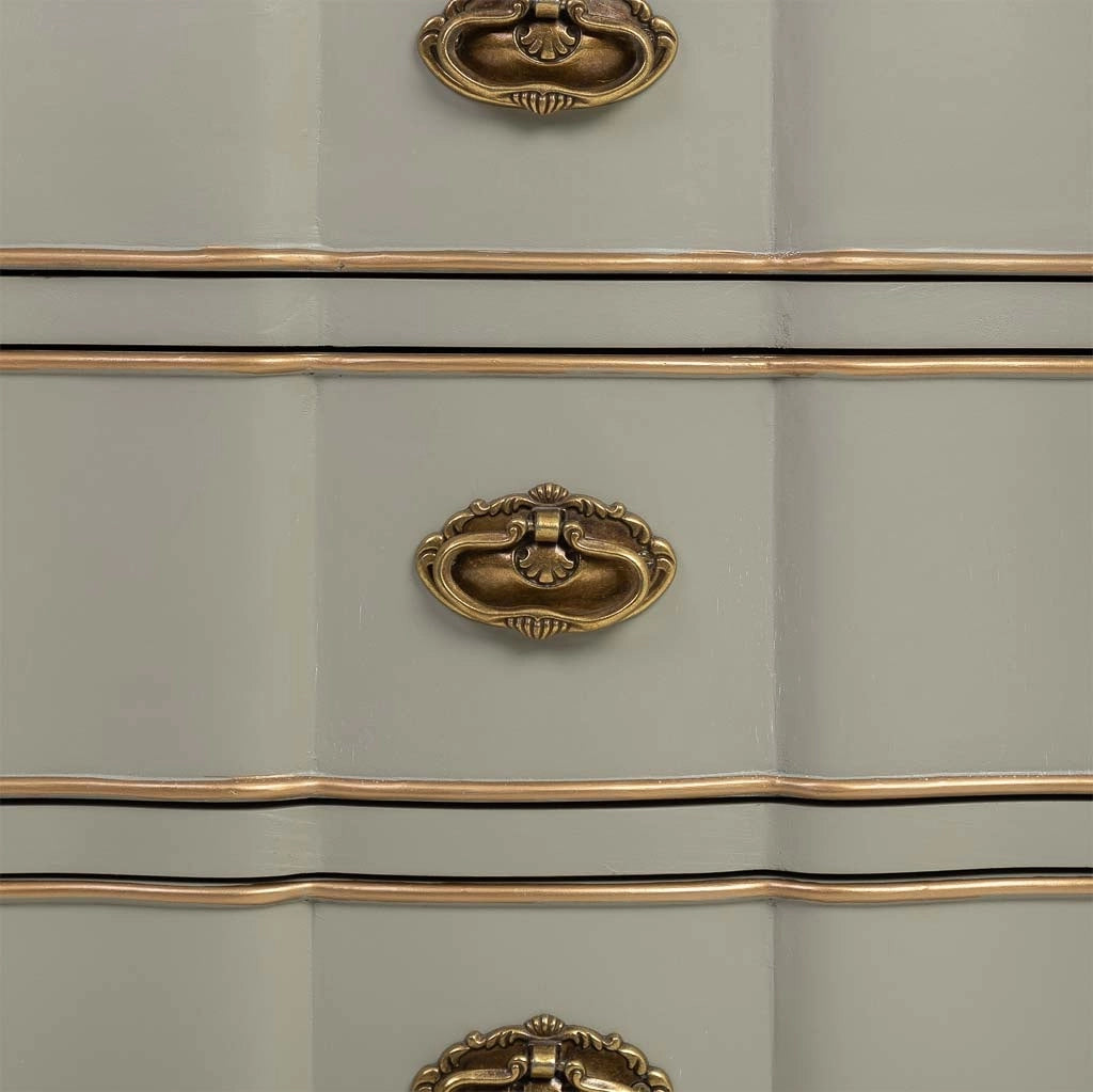 Tavolo in legno laccato verde invecchiato con 3 cassetti 50x35x60