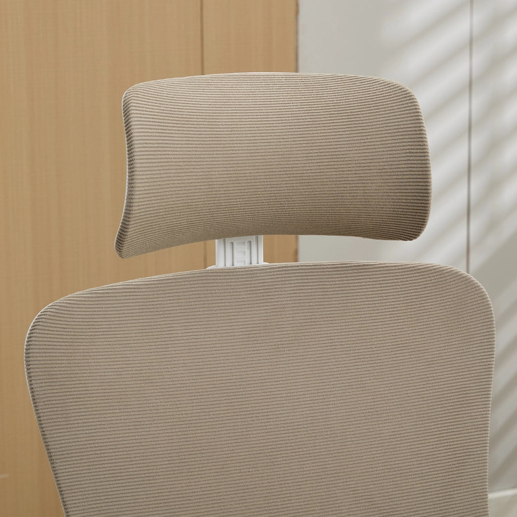 Sedia da ufficio ergonomica in rete traspirante con braccioli e altezza regolabile, base in nylon e ruote PU silenziose