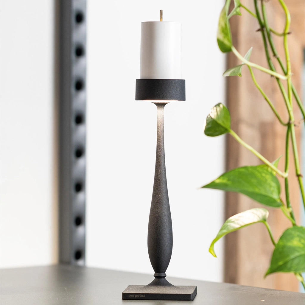 Perpetua Lampada da tavolo barocca senza fili in alluminio pressofuso, finitura nera, modulo LED con batteria sostituibile e dimmer touch integrato