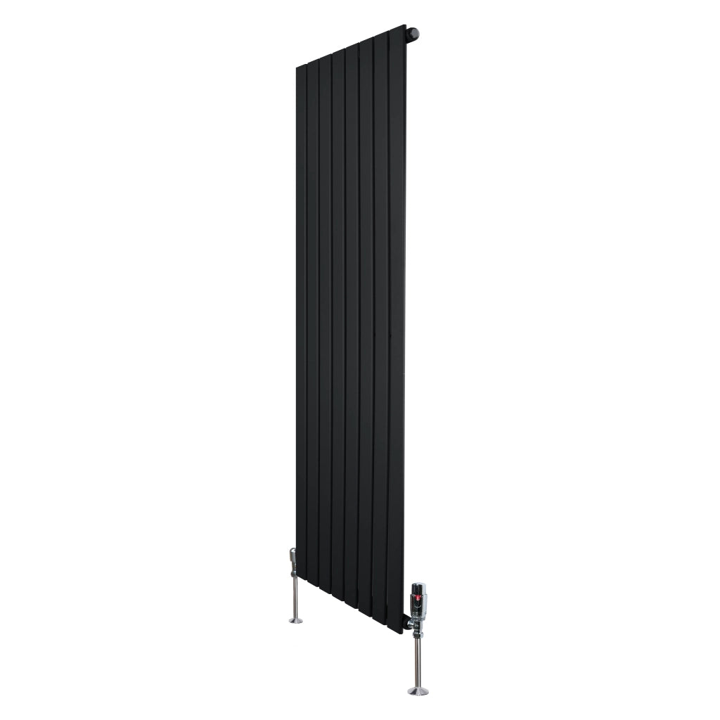 Radiatore Verticale 1600 x 560 mm con Valvole TRV Nero