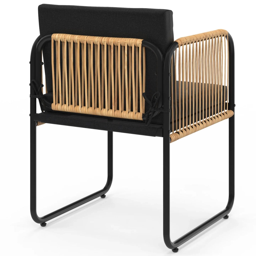 IDMarket - Set di 4 sedie da giardino RIO con struttura in metallo nero, cordoncino effetto rattan chiaro e cuscini neri